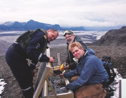 Intelligent Volcano Monitoring at the Network Edge
